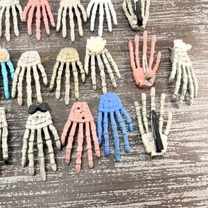 19 Pcs Plastic Fake Skeleton Hands for Crafting Halloween Hair Accessories